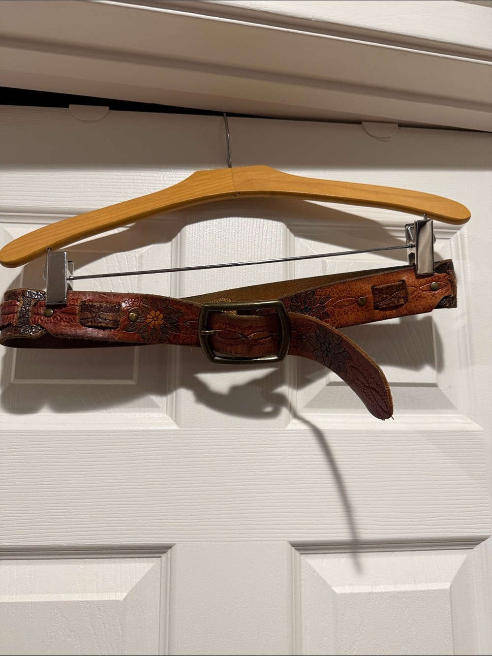 Gap-Women’s Vintage Floral Tooled Leather Belt in Brown